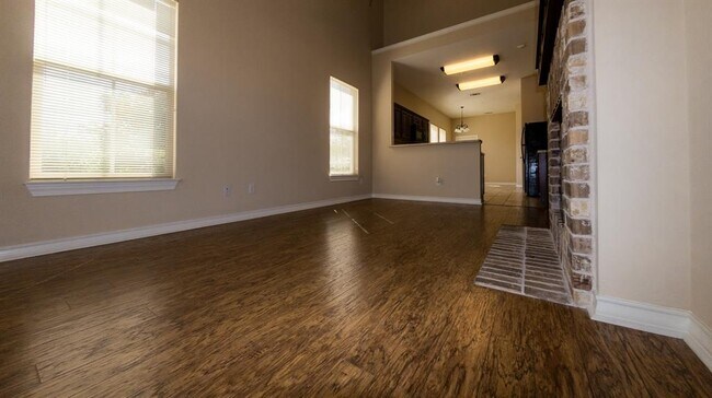 Foto del edificio - 15918 Windermere Dr