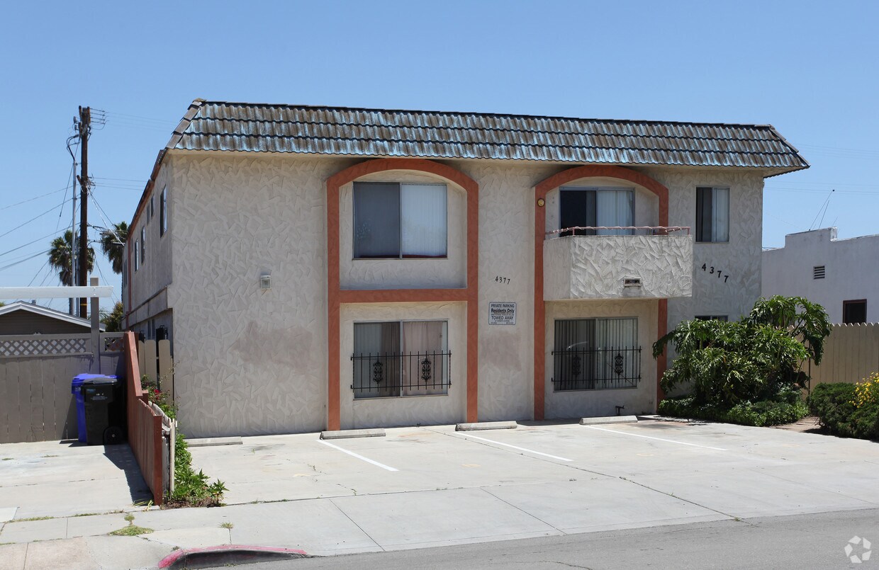 Primary Photo - 4377 Marlborough Ave