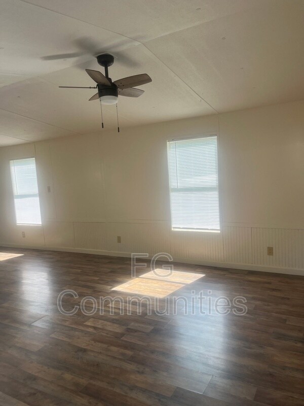 Building Photo - 123 Jamie Rd
