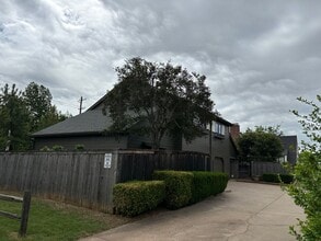 Building Photo - 1228 E 21st St