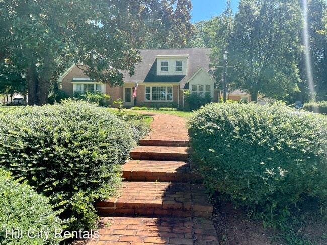 Building Photo - 6 br, 4.5 bath House - 132 Chesterfield Road