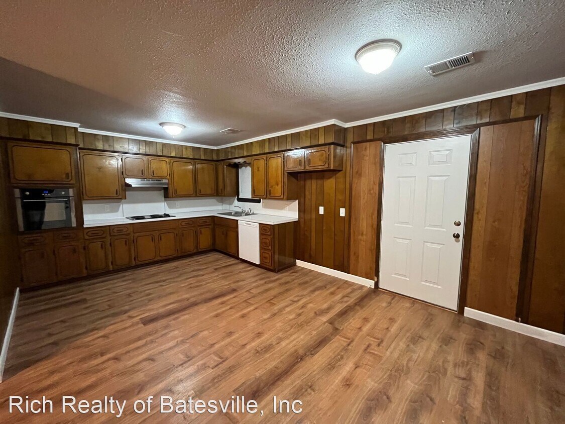 Primary Photo - 3 br, 2 bath House - 335 West 9th Street