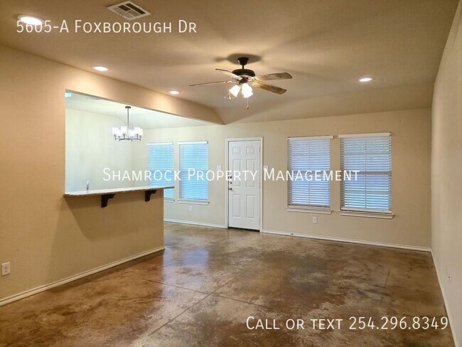 Building Photo - Foxborough addition duplex!