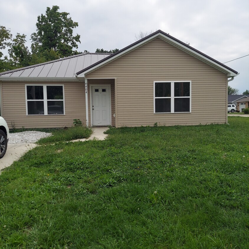 Primary Photo - 4404 Franklin Rd