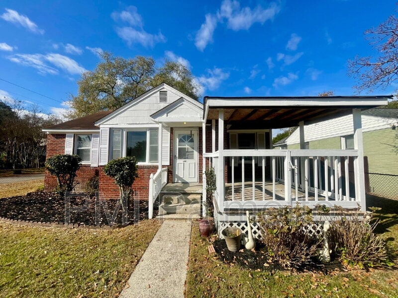 Foto principal - 1215 Chevis St