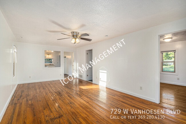 Building Photo - 729 W Van Hoesen Blvd