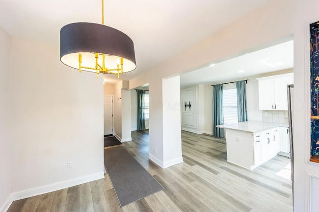 Foto del edificio - 582 Gilbert St