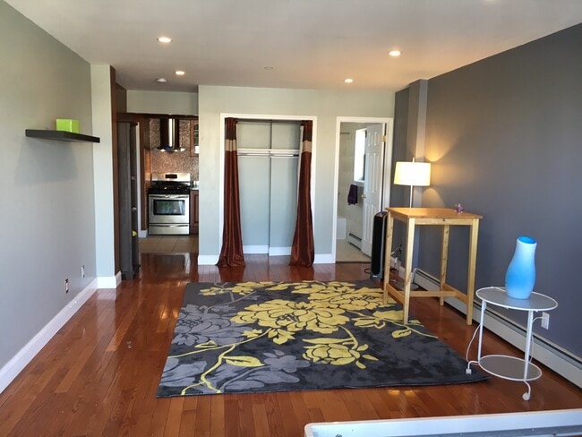 Foto del edificio - 2716 41st Ave