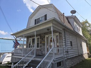 Building Photo - 1028 Alder St