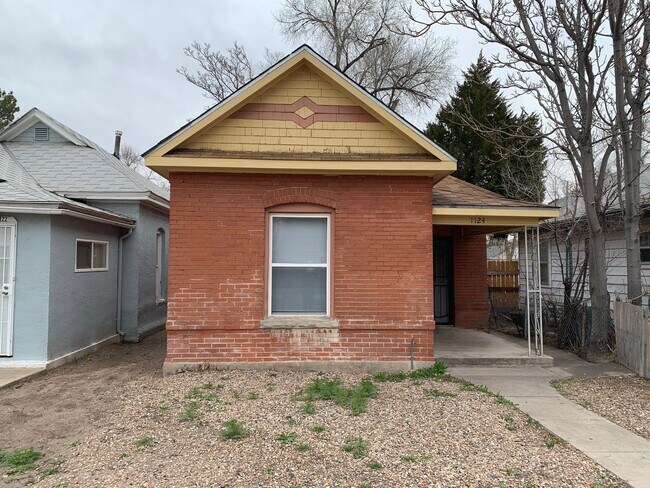 Building Photo - Ranch Style 2 Bed 1 Bath in Pueblo!