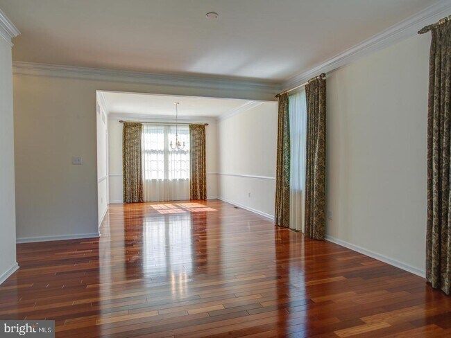 Foto del edificio - 30 Lockwood Dr