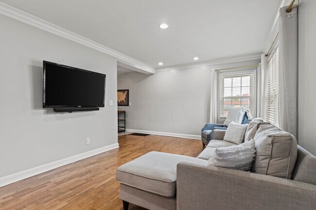 Foto del edificio - 1235 W 79th St