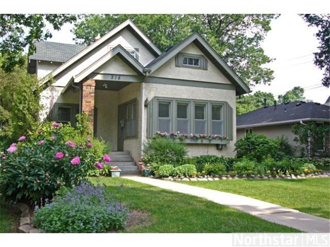 Wayzata, Absolutely enchanting "English C... - Wayzata,  Absolutely enchanting "English C...