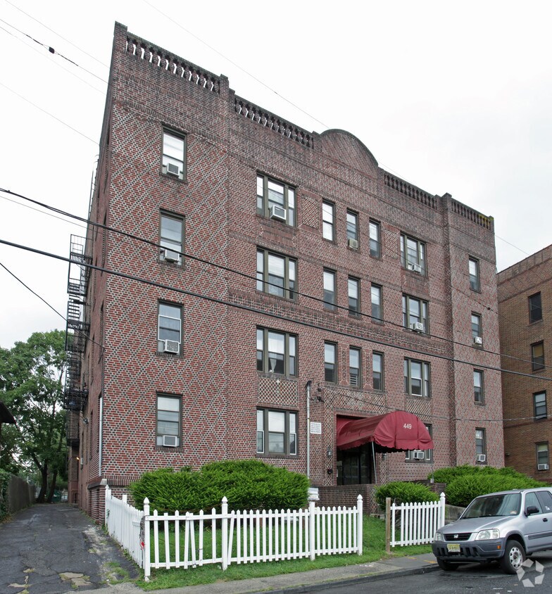 Primary Photo - 449 Mountainview Ave