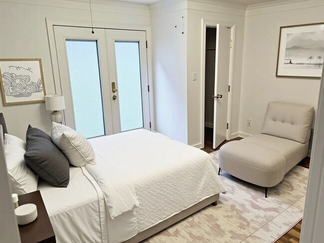 Foto del edificio - 2351 Longhorn St