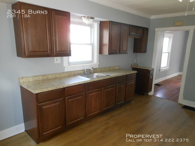 Foto del edificio - 2345 Burns Ave