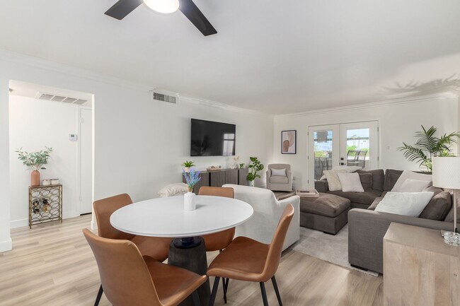 Foto del edificio - 5151 N 77th St