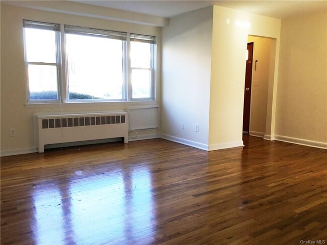 Foto del edificio - 504 Pelham Rd