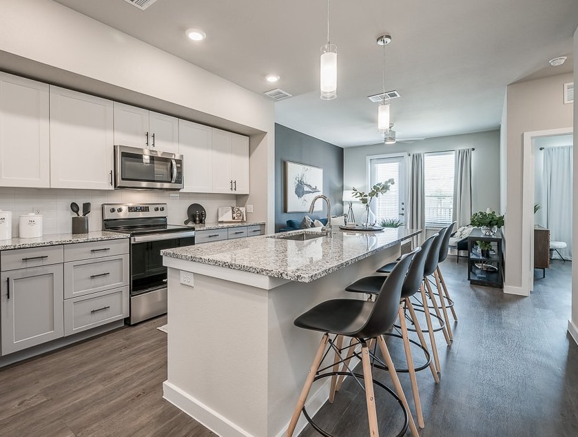 Foto principal - 10920 Day Rd