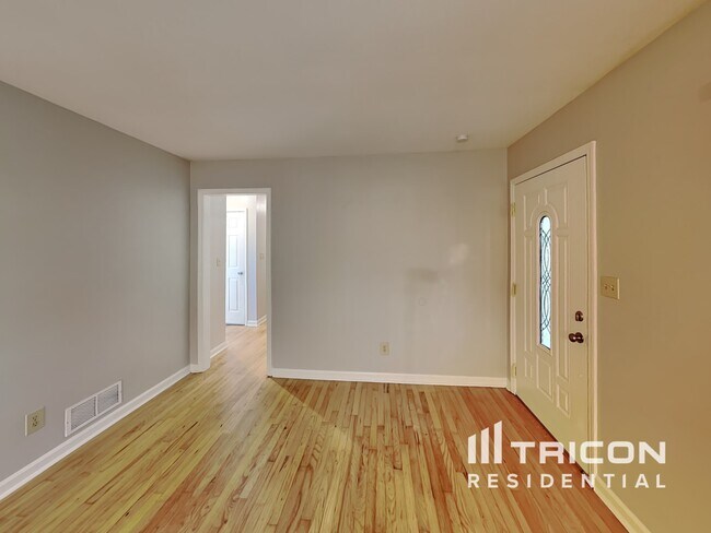 Building Photo - 630 Pebblebrook Road SE Mableton GA