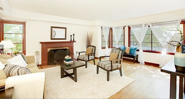 Living room - 14526 Evanston Ave N
