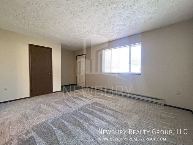 Building Photo - 16 Clearview Meadows