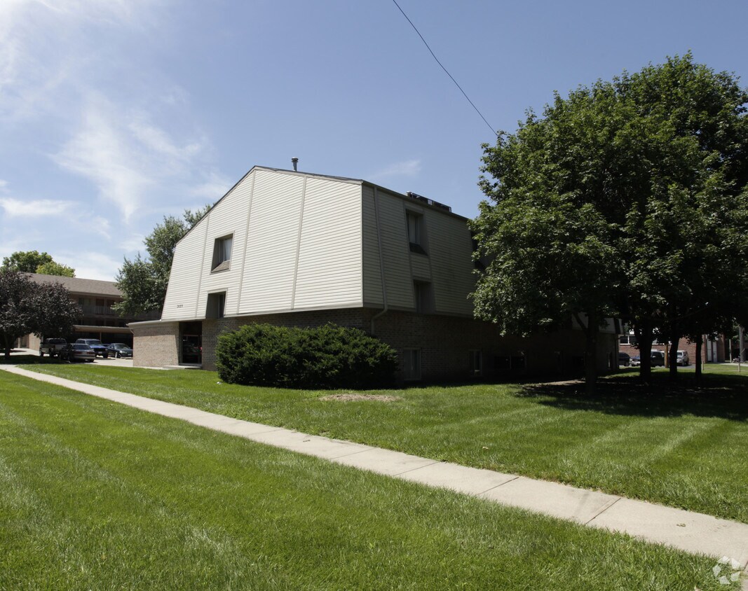 Building Photo - 3629 N 60th St