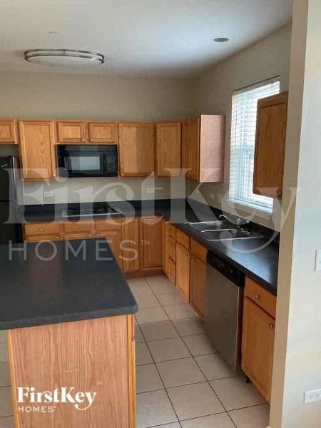 Foto del edificio - 77 Henson Ct