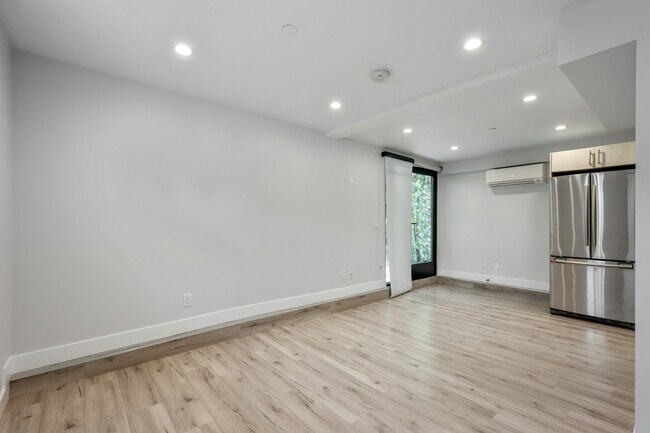 Building Photo - 483 Washington Boulevard, Unit 108