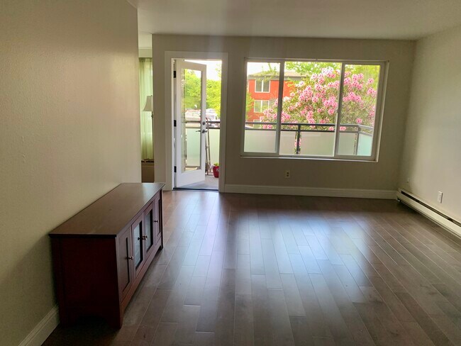 Sala de estar - 5818 NE 70th St