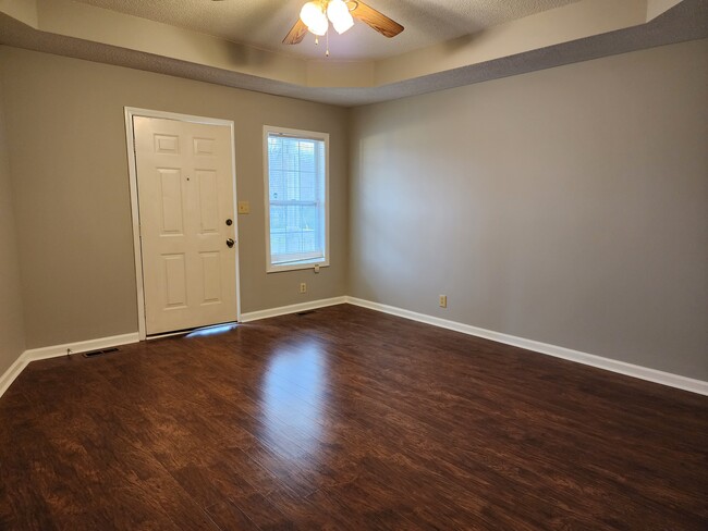 LIVING ROOM - 920 Applegrove Cir