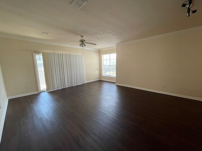 Foto del edificio - Gardens of Bridgehampton - 2 Bed - 2 bath ...