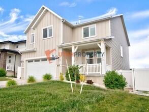 Building Photo - 2697 N Snowberry Dr