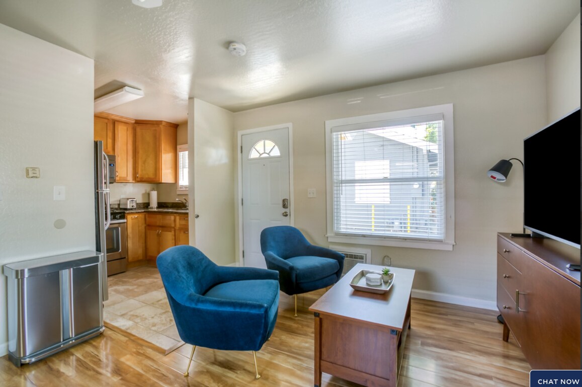 Primary Photo - 468 Arleta Ave