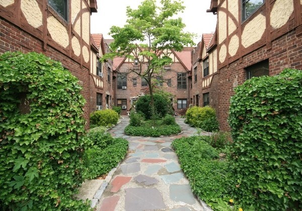 Foto principal - 189-15 37th Ave