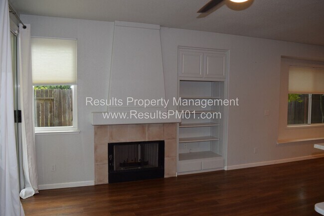 Building Photo - 108 Robinson Ct