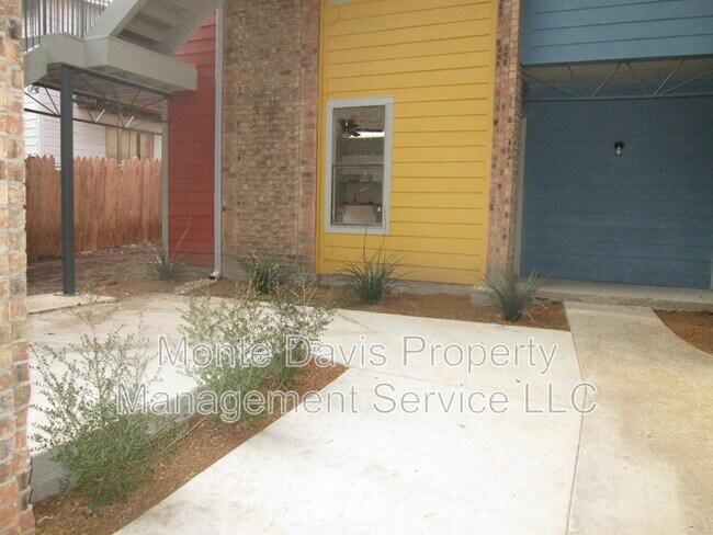 Building Photo - 513 S Park Dr