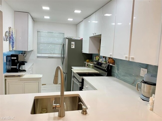 Building Photo - 2 br, 2 bath House - 367 S Federal Hwy Apt...