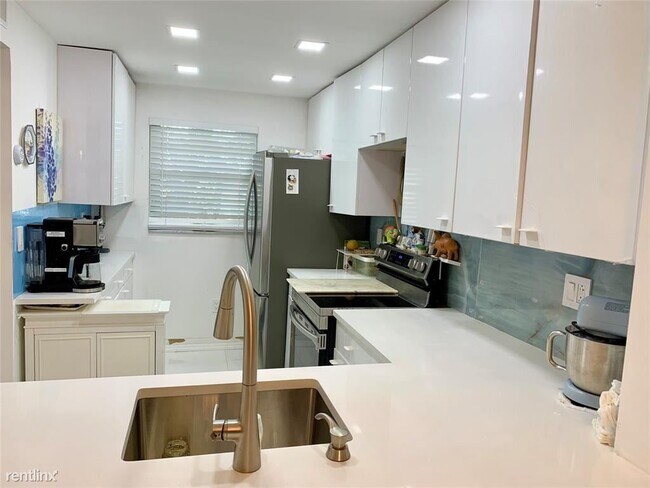 Foto del edificio - 2 br, 2 bath House - 367 S Federal Hwy Apt...