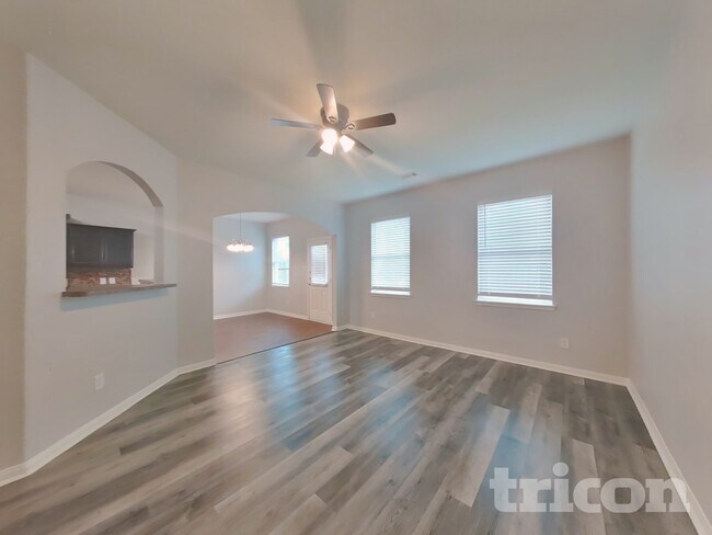 Building Photo - 17142 Common Point Dr