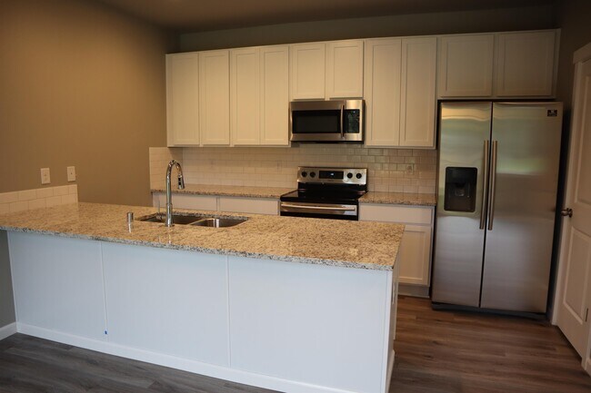 Foto del edificio - 3120 Ponderosa St NE