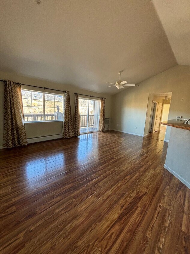 River Park Condo in New Castle House Rental in New Castle, CO