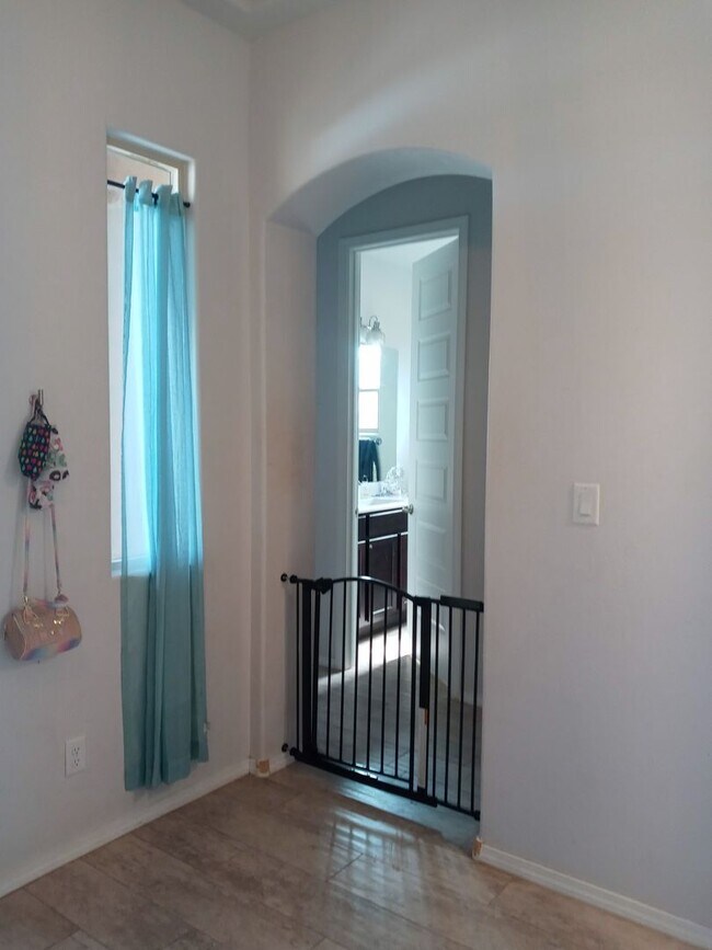 Foto del edificio - FOUR BEDROOM-SINGLE STORY-RIO RANCHO