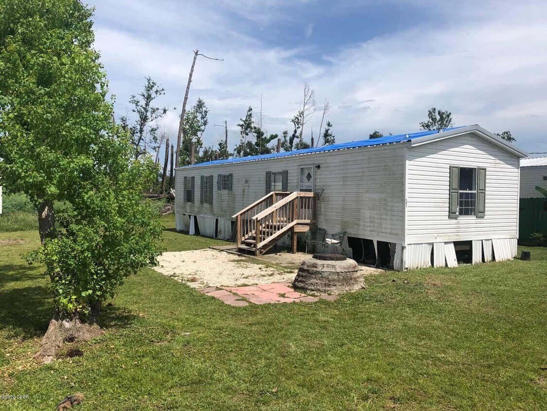 Primary Photo - 250 Nelle St