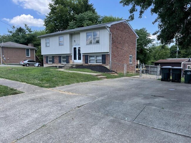 Building Photo - 2519 Steeplechase Dr