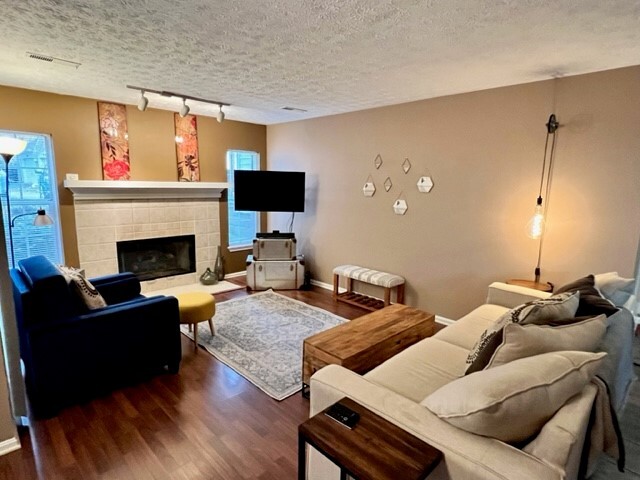 Primary Photo - 1448 Cedarwood Dr
