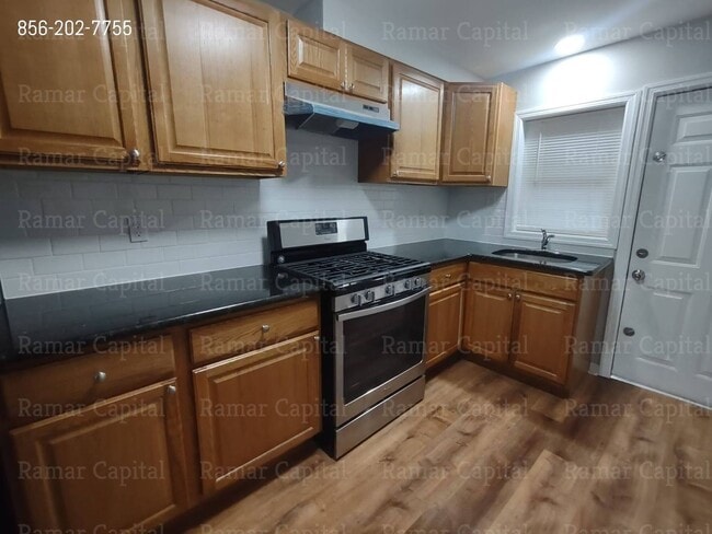 Photo - 1532 Bradley Ave Apartment