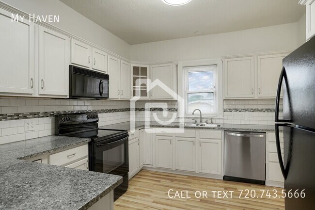 Building Photo - 2300 S Cherokee St