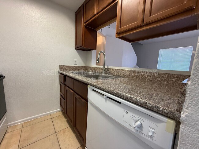 Foto del edificio - 8821 N 2nd St