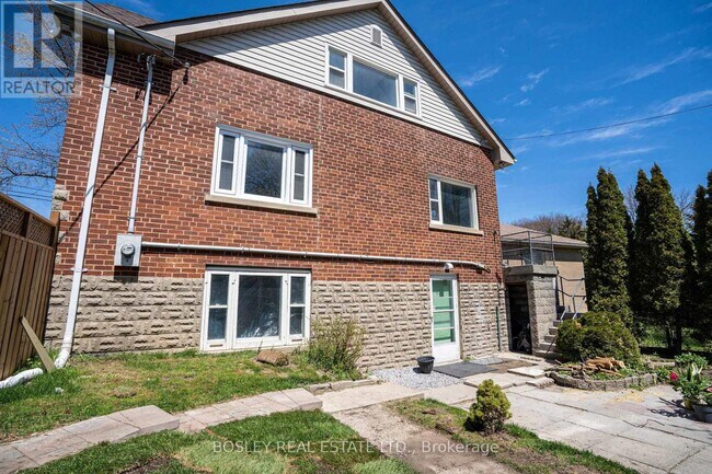 Photo du bâtiment - 3 Lakehurst Dr